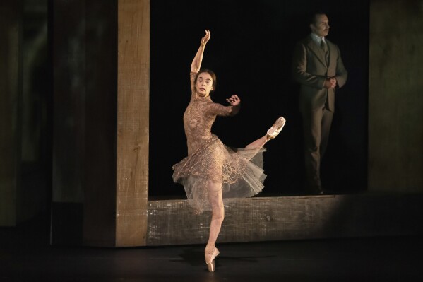 Ballet shoes theatre discount